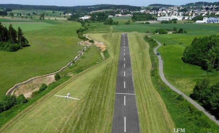 Segelflieger in EDQO geriet beim Schlepp in Rückenlage
