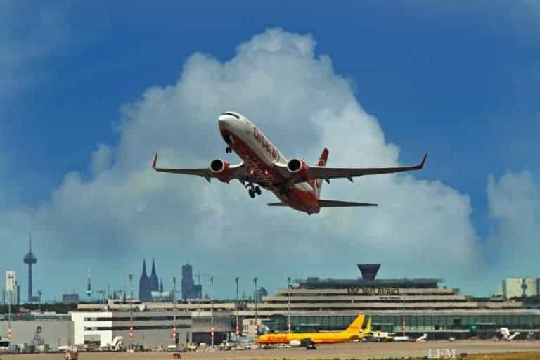 Köln Bonn Airport bessert große Start- und Landebahn aus