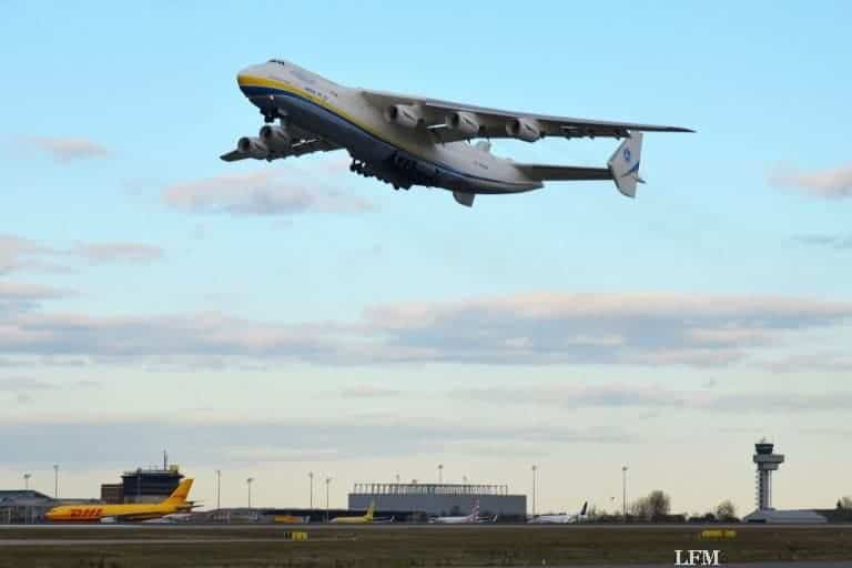 Antonow 225 fliegt 185 Tonnen von Leipzig/Halle nach China