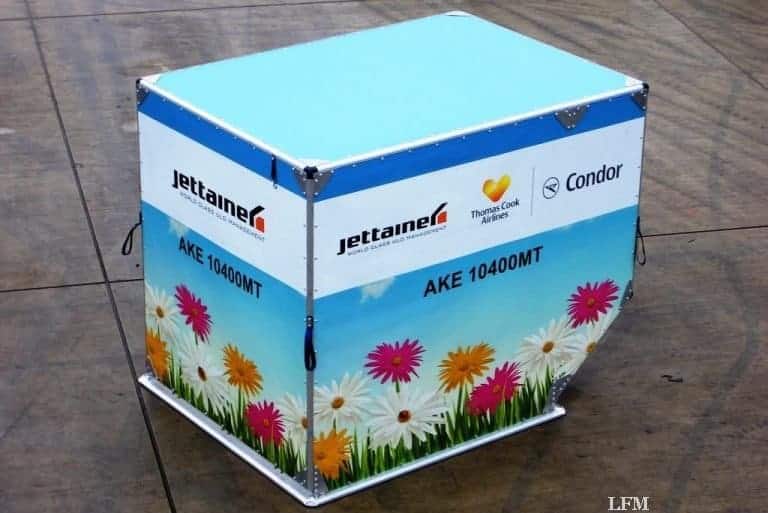 Jettainer mit leichteren Containern für alle Thomas Cook Airlines