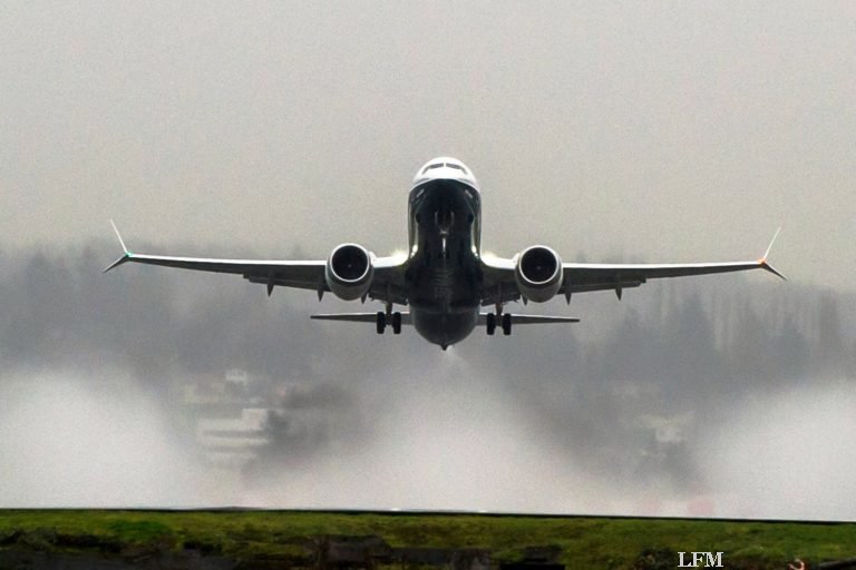 Boeing B737 MAX 8 hebt zum Erstflug ab