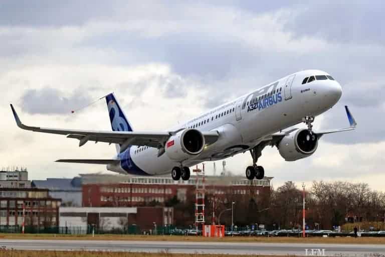 Airbus A321neo hebt LEAP-1A Triebwerken zum Erstflug ab