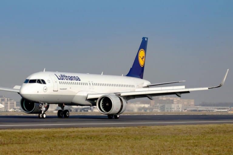 Airbus A320neo der Lufthansa am Fraport begrüßt