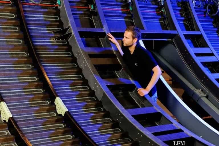 Leichtbau: Teile aus CFK spüren Beschädigungen