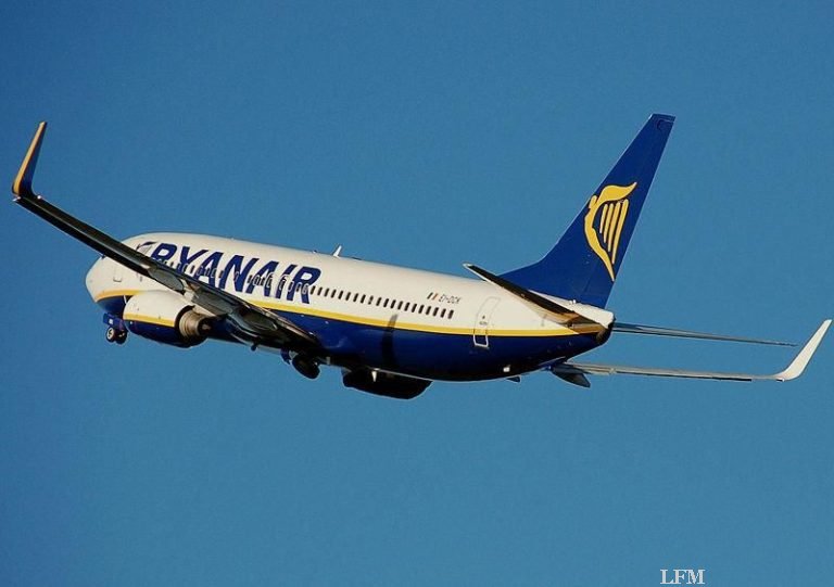 Ryanair-Boeing 737-700 privat als Business-Charter