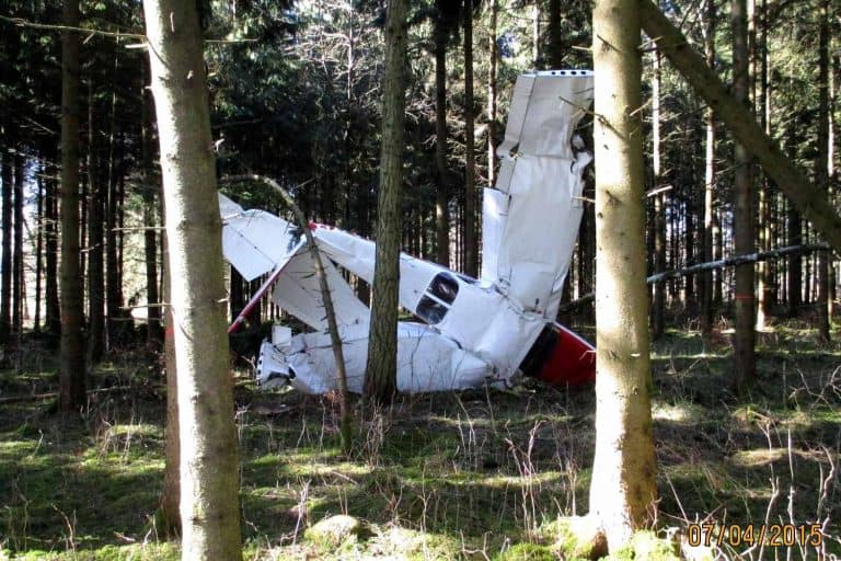 Cessna stürzte in den Wald – Pilot meldete am nächsten Tag