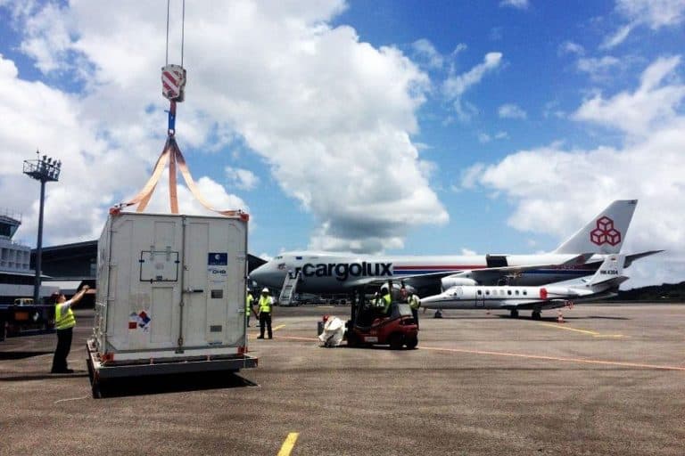 Galileo-Satelliten 13 und 14 in Kourou eingetroffen