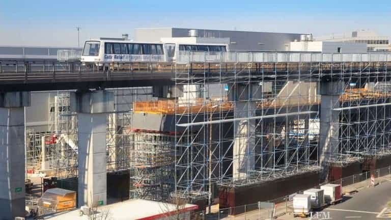 Bauarbeiten am „Sky Line“ zwischen Fraport-Terminals 1 und 2