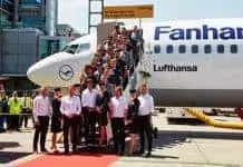 Boeing 737-300 D-ABEK bringt Nationalelf zur Fußball-EM