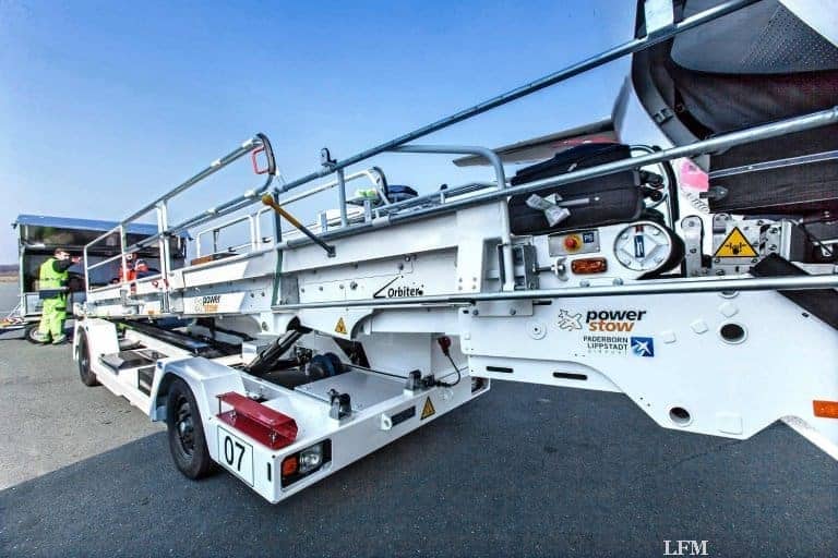 Elektrischer „Power Stow“ entlastet Mitarbeiter am Flughafen PAD