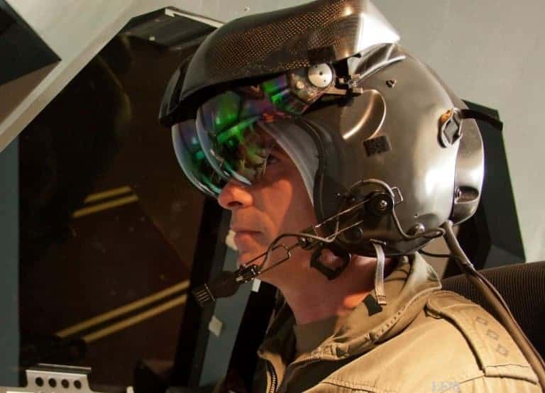 Helmdisplay ermöglicht Hubschrauberpiloten virtuelle Sicht