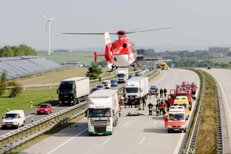 Stau-Unfall vermeiden: Rettungsflieger geben Tipps