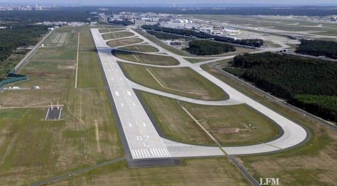 Nächtliche Vermessungsflüge am Frankfurter Flughafen