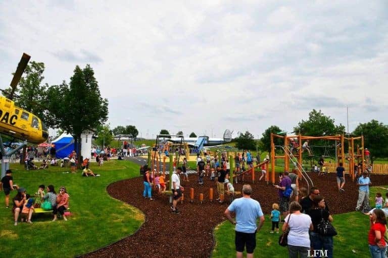 Sommerfest für Besucher am Flughafen München