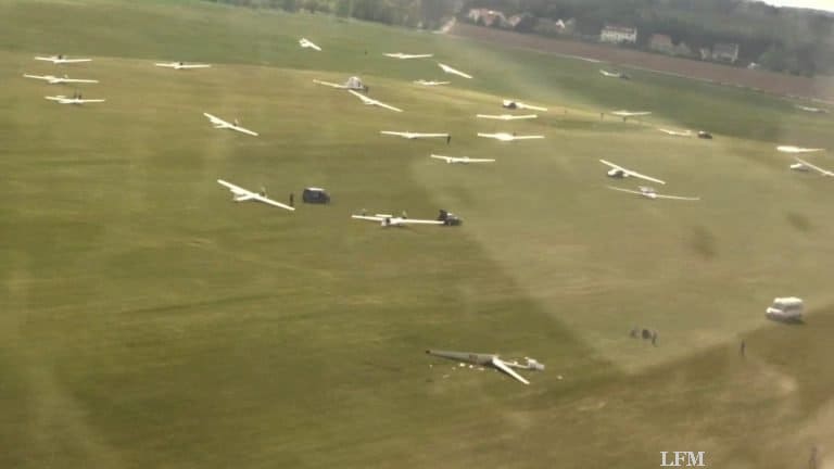 Handwechsel am Steuer: Segelflugzeug stürzte ab