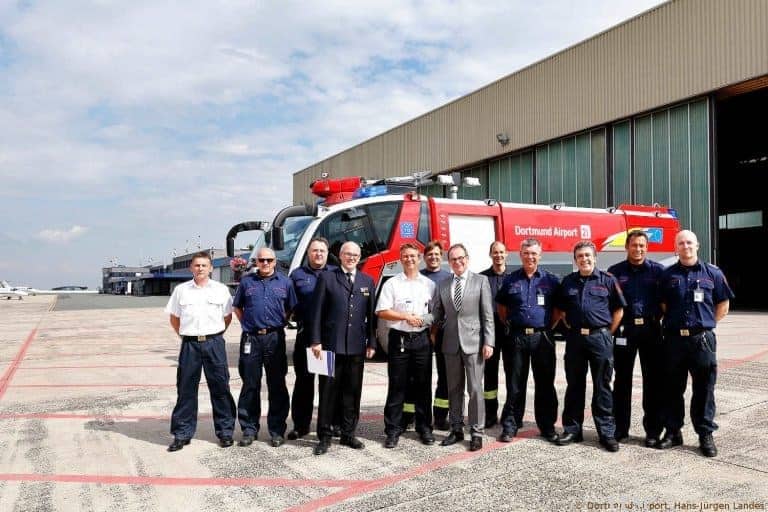 Flughafenfeuerwehr am Dortmund Airport begrüßt neuen Chef
