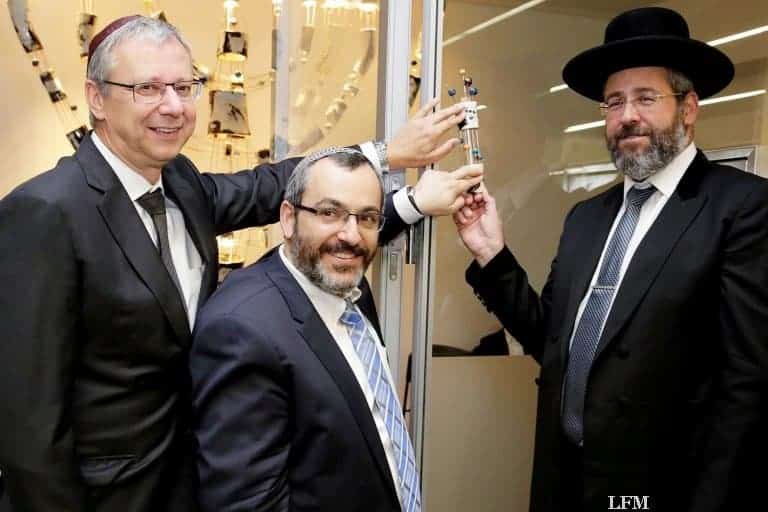 Oberrabbiner Lau aus Israel am Flughafen Frankfurt