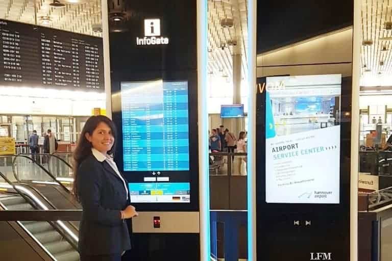 Touch-Tafeln helfen am Flughafen Hannover