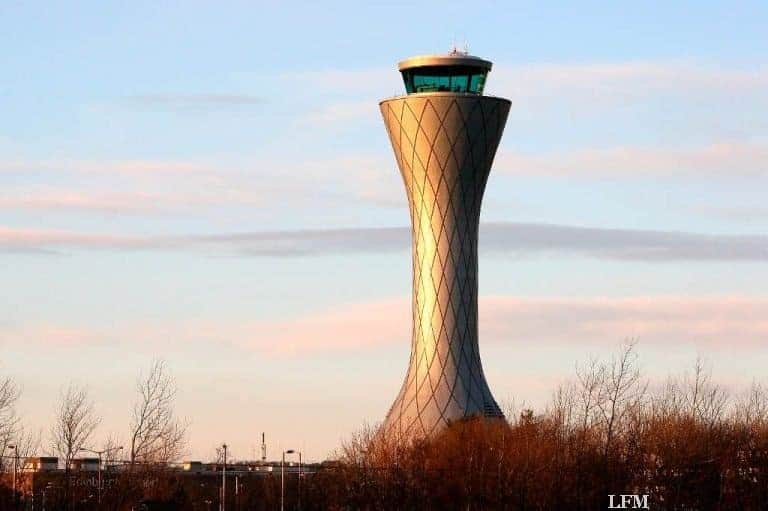Flugsicherung DFS für den Flughafen Edinburgh