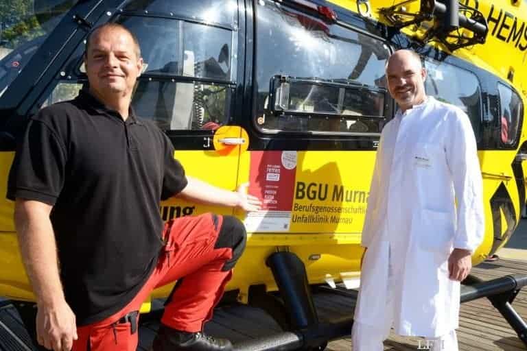 Rettungshubschrauber des ADAC bei Wiederbelebungskampagne