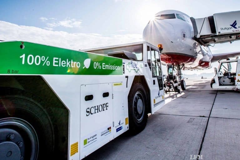 Elektrofahrzeuge im Feldversuch am Flughafen Stuttgart