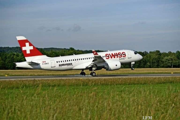 CS100 im Liniendienst am Flughafen Hamburg
