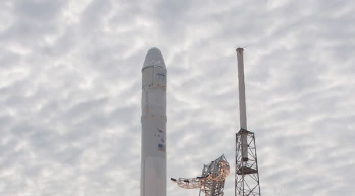 Dragon-Raumkapsel auf dem Weg zur Raumstation ISS