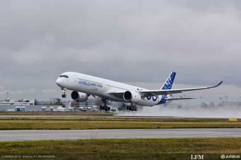 A350-1000 XWB startet zum Jungfernflug