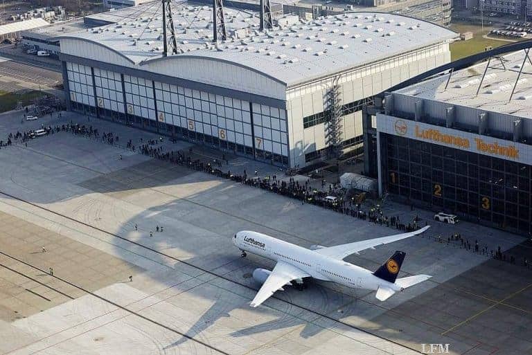 Lufthansa A350-900 in Hamburg begrüßt