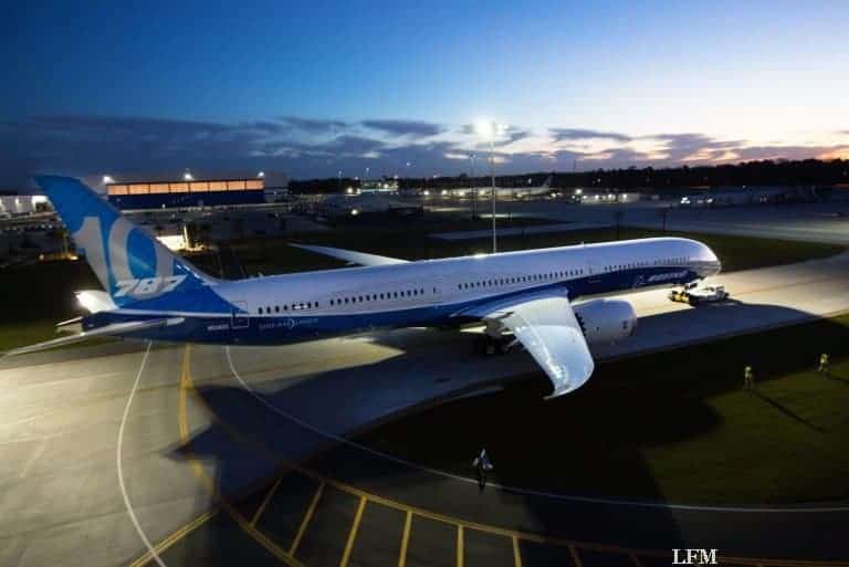 Boeing zeigt ersten Dreamliner 787-10