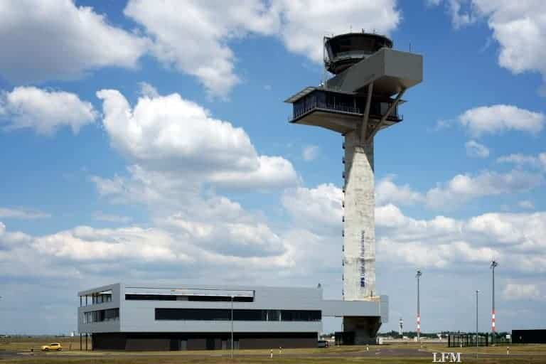 Tower der Flugsicherung in Berlin steht seit fünf Jahren