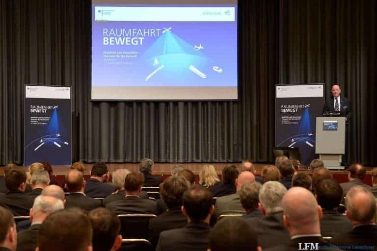 Konferenz „Raumfahrt bewegt!“: Aktionsplan zur Synergienutzung