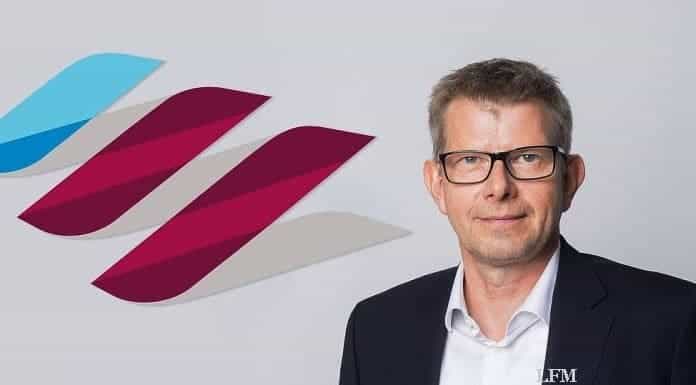 Karl Ulrich Garnadt übergibt an Thorsten Dirks
