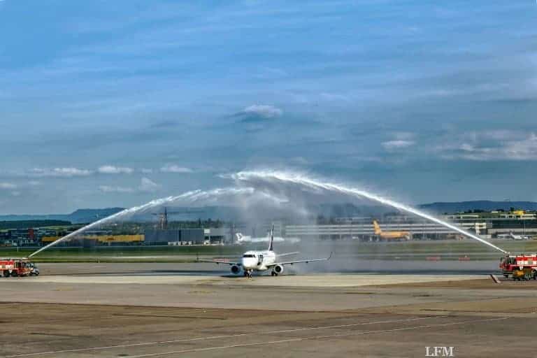 Embraer von LOT verbindet Stuttgart mit Warschau