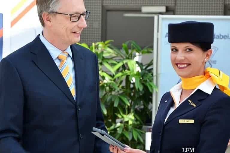 iPad für Flugbegleiter: Lufthansa digitalisiert mit „crewFlight“