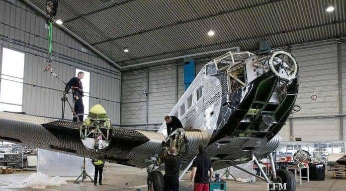 Ju52 fliegt um die Förde zur Kieler Woche