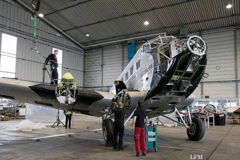 Ju52 fliegt um die Förde zur Kieler Woche