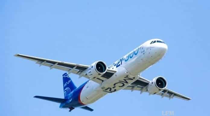 MC-21 klappt Fahrwerke ein