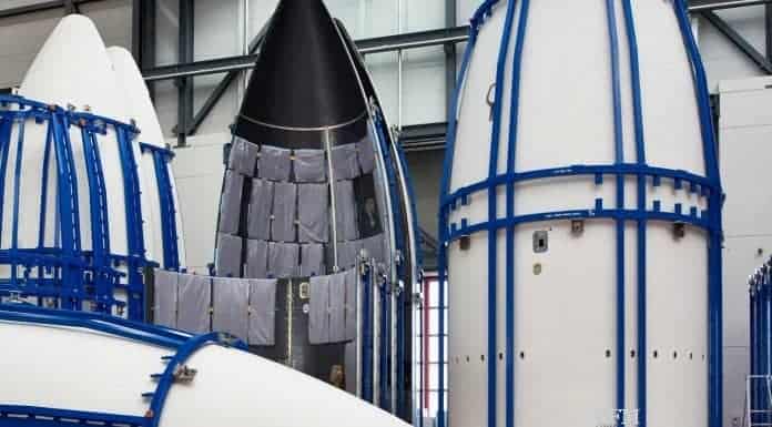 Verbundwerkstoff ohne Autoclaven: Fairing bewährt sich auf Ariane 5