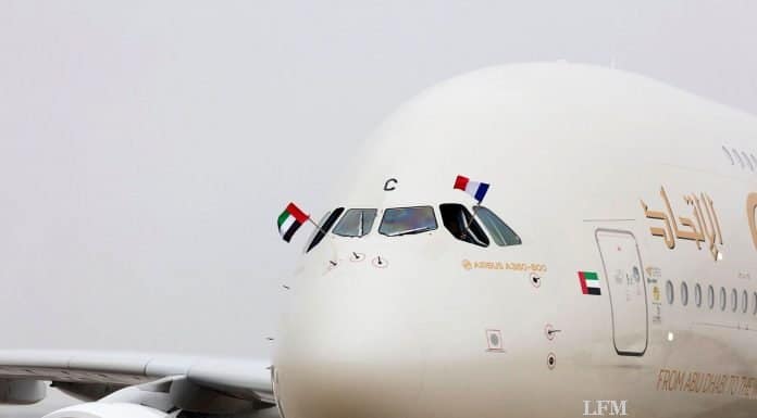 A380 von Etihad Airways hat Route nach Paris aufgenommen