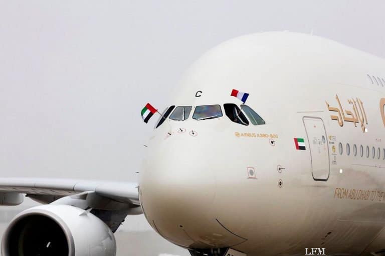 A380 von Etihad Airways hat Route nach Paris aufgenommen