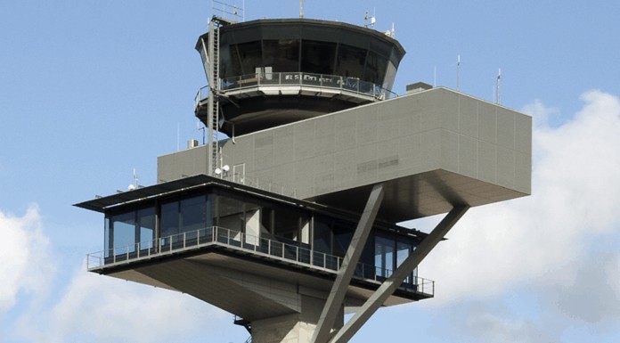 Free Route Airspace über 9 km geht live Tower Berlin Brandenburg