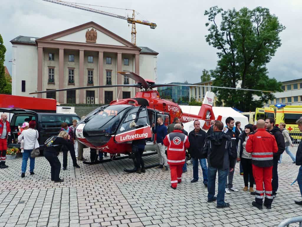 Das Jubiläum 20 Jahre „Christoph 60“ der DRF Luftrettung im Suhler Stadtzentrum.