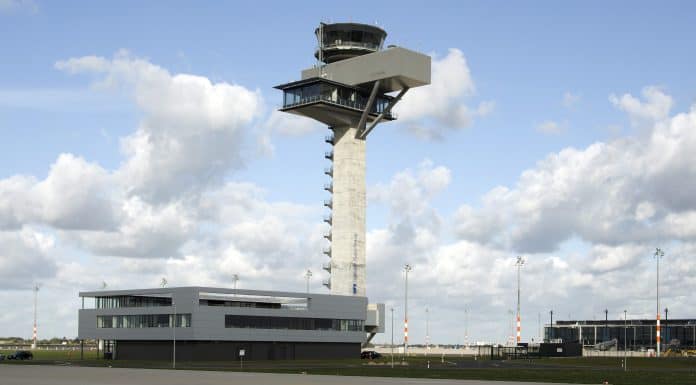 Flughafen Berlin Eröffnung: Neuer und teurer