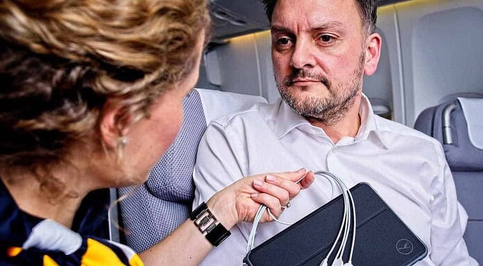 Lufthansa fliegt mit mobilem EKG auf Langstrecken Lufthansa fliegt mit mobilem EKG auf Langstrecken