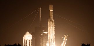 SpaceX: Falcon Heavy bringt NASA-Experimente ins All