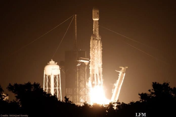 SpaceX: Falcon Heavy bringt NASA-Experimente ins All