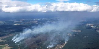 Schrägluftbild Lübtheen: Das Schrägluftbild des Brandes in der Region um Lübtheen vom 02. Juli 2019