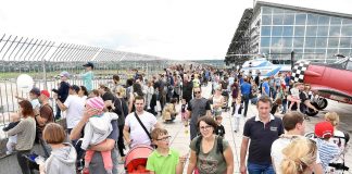 Familienfest am Flughafen Stuttgart