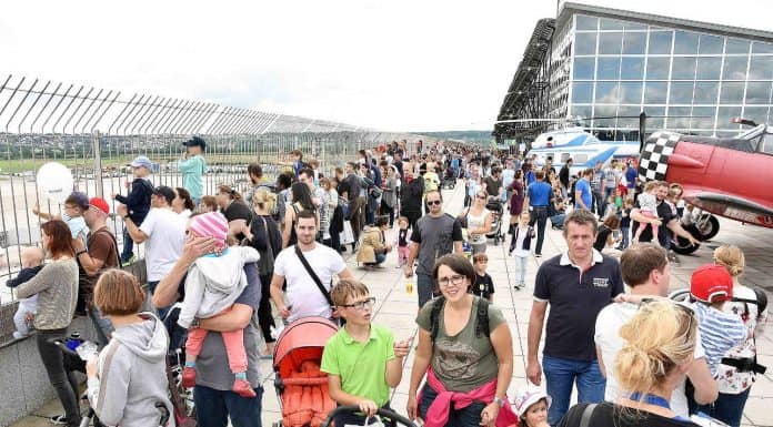 Flughafen Stuttgart: Großes Festwochenende Familienfest am Flughafen Stuttgart